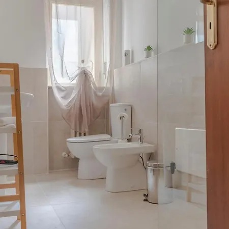 Prestigious 4 Bedrooms With Netflix And Metro Nearby Apartment