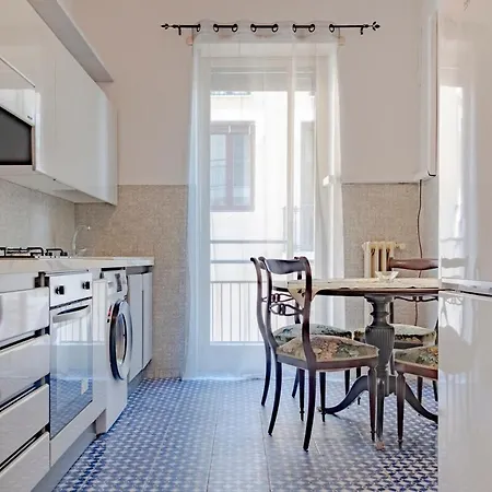 Prestigious 4 Bedrooms With Netflix And Metro Nearby Apartment *