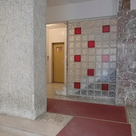 Prestigious 4 Bedrooms With Netflix And Metro Nearby Apartment *