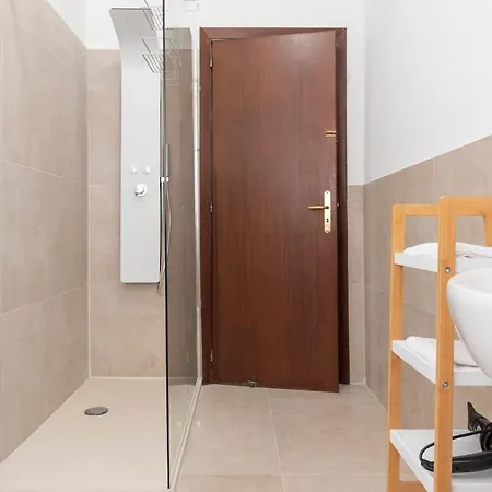 Apartment Prestigious 4 Bedrooms With Netflix And Metro Nearby *